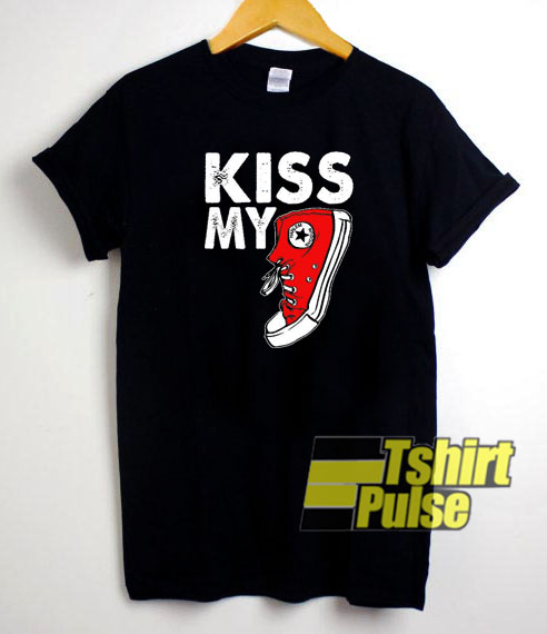 Kiss my shoes t-shirt for men and women tshirt