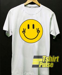 Smiley Hands Peace t-shirt for men and women tshirt
