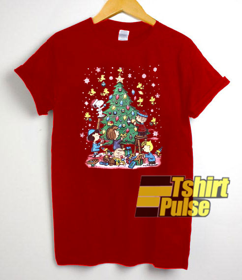 Peanuts Christmas Tree Decorating t-shirt for men and women tshirt