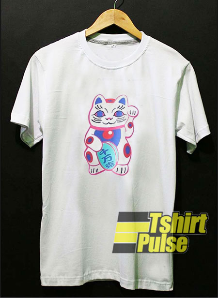 Cute Lucky Cat t-shirt for men and women tshirt