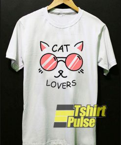 Cat Lovers Graphic shirt