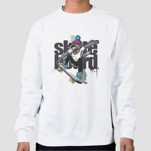 Sweatshirt White Crazy Wolf Riding Skateboard