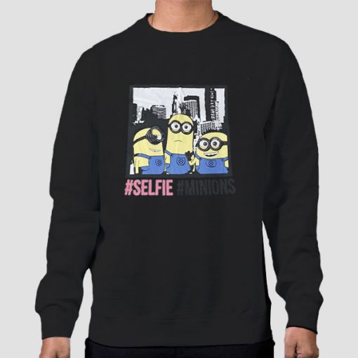 Vintage Graphic Selfie Minion Sweatshirt
