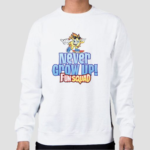 Sweatshirt White Logo Graphic Fun Squad Merch