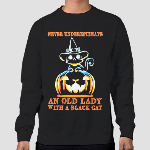 Sweatshirt Black Never Underestimate Old Lady With Cats