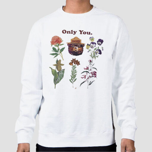 Sweatshirt White Vtg Flowers Only You Smokey the Bear
