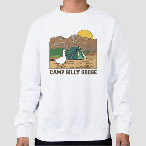 Sweatshirt White Vintage Camp Silly Goose